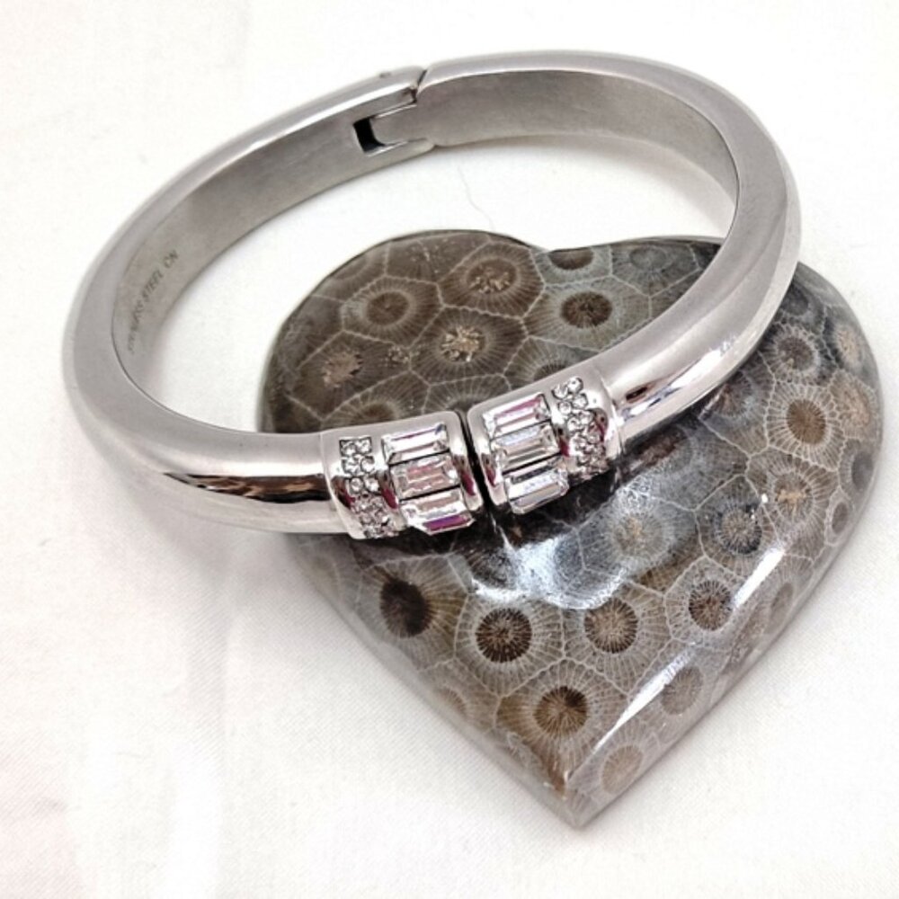 FASHION BRACELET ~ CRYSTAL & SILVER BLING ~ MICHAEL KOHRS ~ HINGED STAINLESS XO
